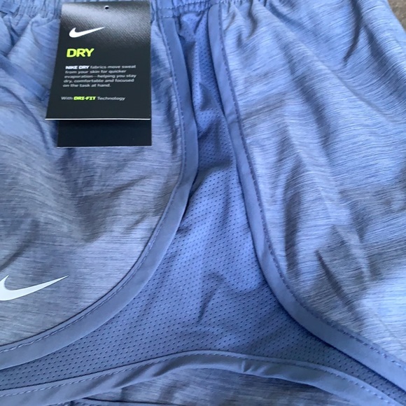 NIKE WMNS RUNNING SHORTS - Picture 12 of 16